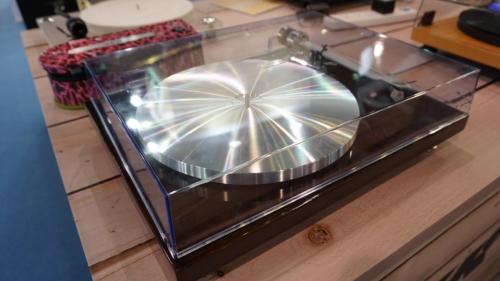 Full size metal turntable